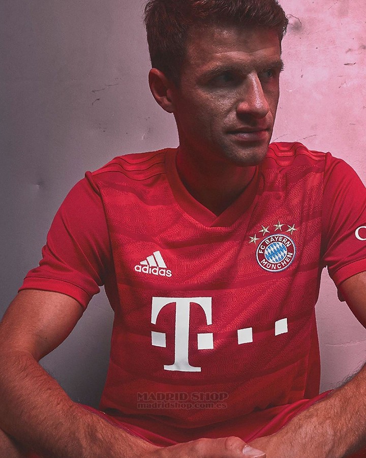 bayern-munich-adidas-home-kit-2019-20-muller.jpg