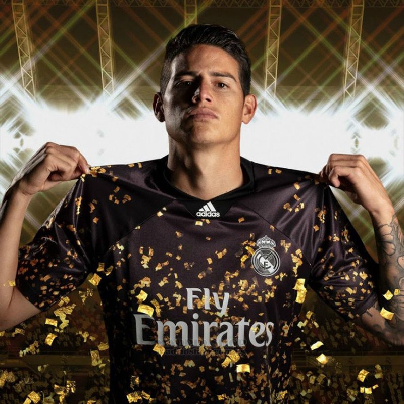 Camiseta-Real-Madrid-x-EA-Sports-i-833x833.jpg